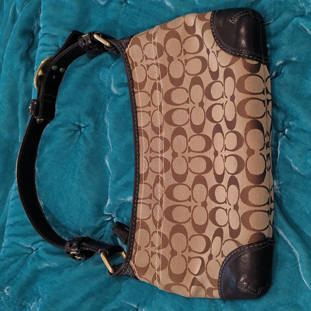 Authentic Coach Shoulder Handbag Beige with Gold Hardware